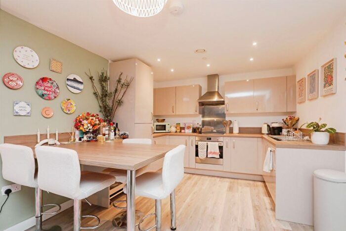 2 Bedroom Flat For Sale In Geoffrey Watling Way, Norwich, NR1
