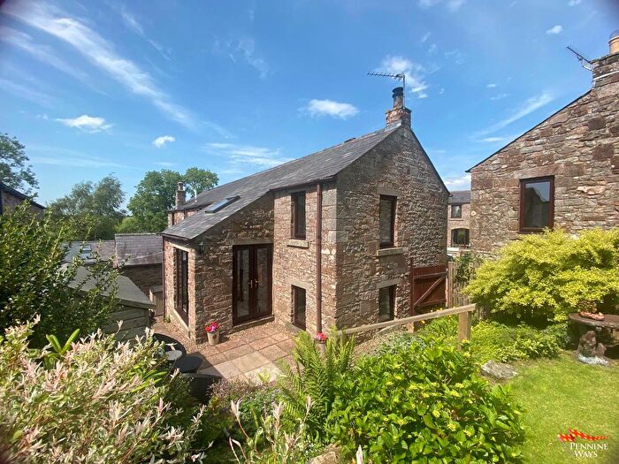 2 Bedroom Barn Conversion For Sale In Farlam House Barn, Farlam, CA8