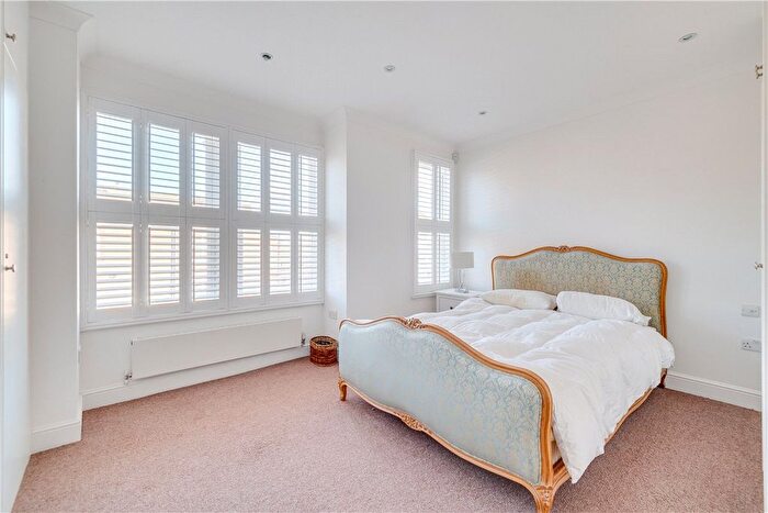 3 Bedroom Terraced House For Sale In Brookwood Road, London, SW18