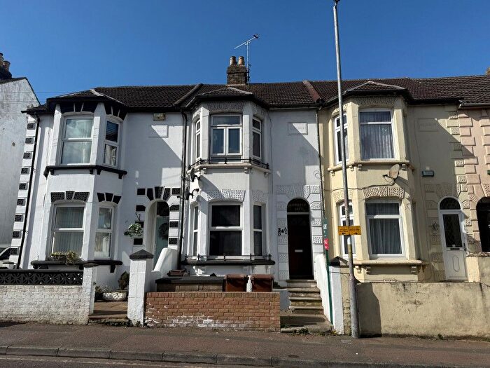 1 Bedroom Flat For Sale In A Canterbury Street, Gillingham, Kent, ME7
