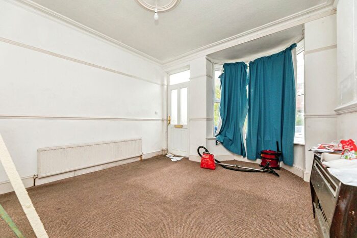 3 Bedroom End Of Terrace House For Sale In Firth Park Crescent, Sheffield, South Yorkshire, S5