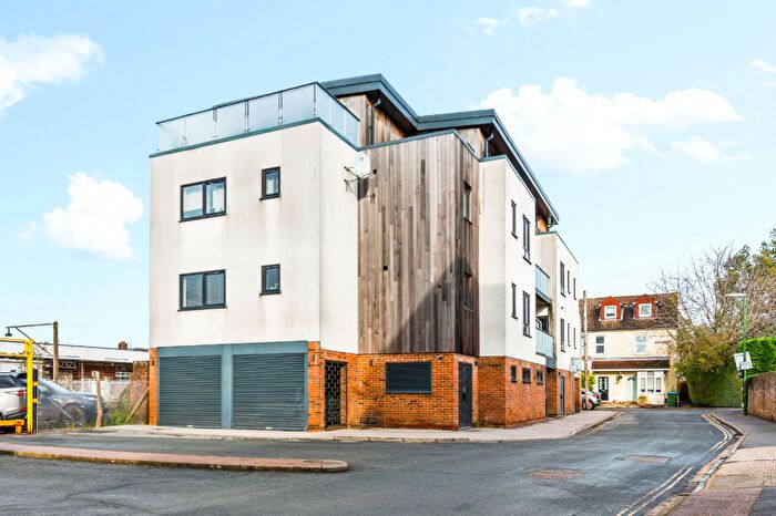 2 Bedroom Flat For Sale In Station Close, Horsham, RH13