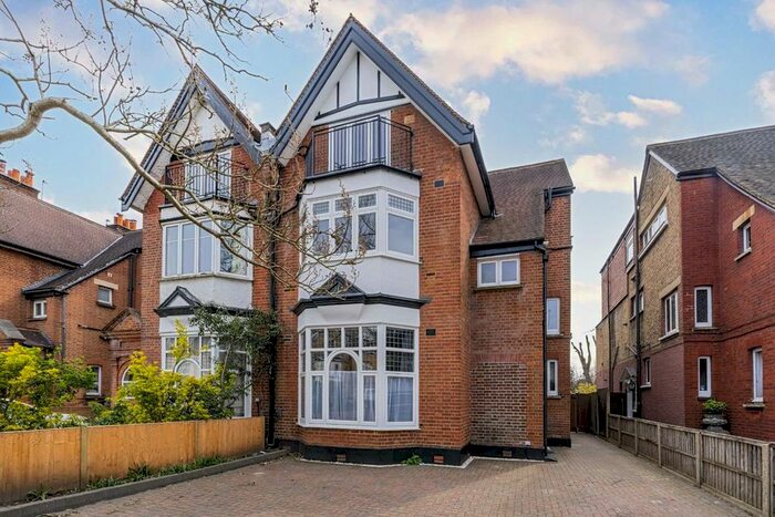 1 Bedroom Flat To Rent In Hampton Road, Twickenham, TW2