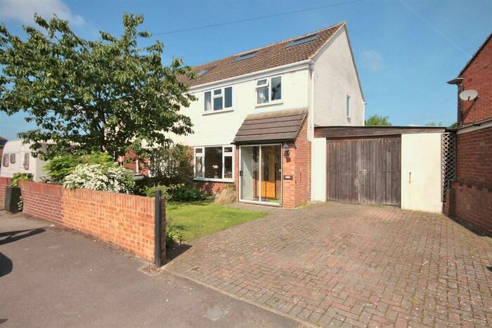 3 Bedroom Semi-Detached House To Rent In Hazel Crescent, Kidlington, OX5