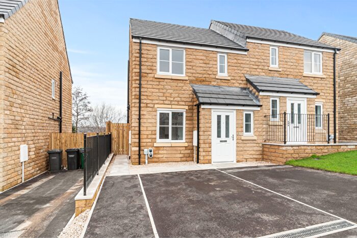 3 Bedroom Semi-Detached House For Sale In Crooked Road, Bradford, West Yorkshire, BD10