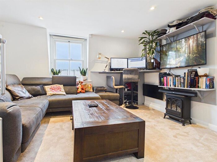 1 Bedroom Flat For Sale In Bedford Square, Brighton, BN1