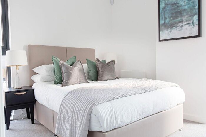 2 Bedroom Apartment To Rent In Vox, M15