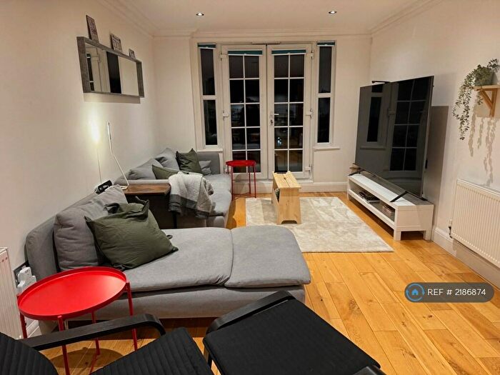 2 Bedroom Flat To Rent In Constable Mews, Bromley, BR1