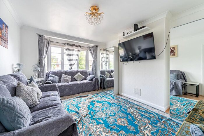 2 Bedroom Flat For Sale In Alexandra Avenue, South Harrow, Harrow, HA2
