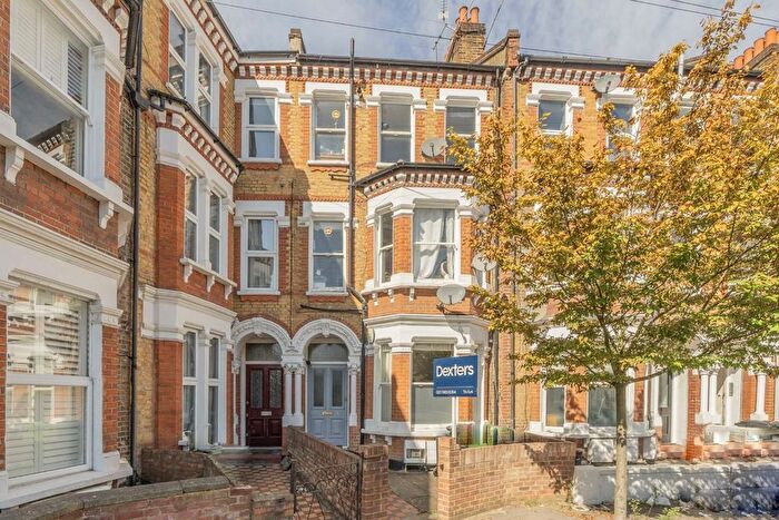 2 Bedroom Flat To Rent In Kenwyn Road, London, SW4