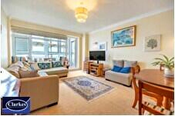 2 Bedroom Apartment To Rent In Sea Views At Albany Manor Rd, BH1