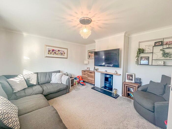 3 Bedroom Terraced House To Rent In Tan Dderwen, Llangattock, NP8