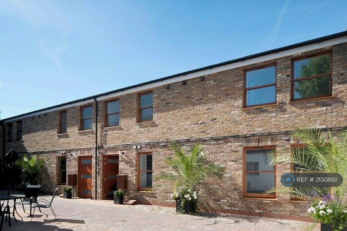 2 Bedroom End Of Terrace House To Rent In London, London, SW11