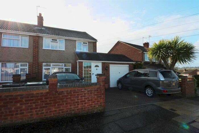 3 Bedroom Semi-Detached House To Rent In Pepper Hill, Northfleet, Gravesend DA11