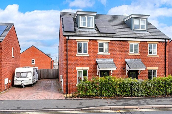 4 Bedroom Semi-detached House For Sale In Steelhouse Lane, Parkfields, Wolverhampton, West Midlands, WV2