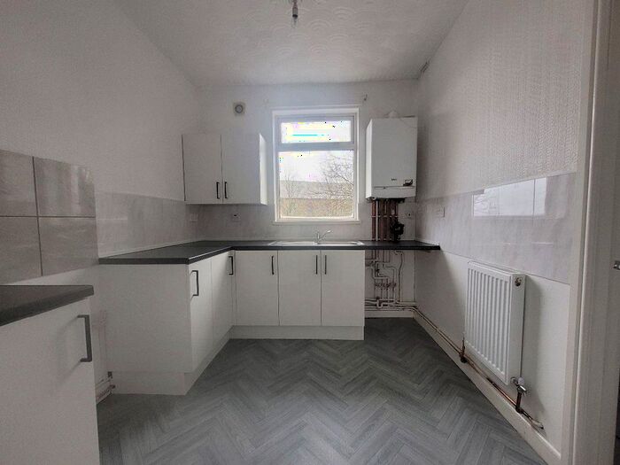 1 Bedroom Flat To Rent In Commercial Street, Tredegar, NP22