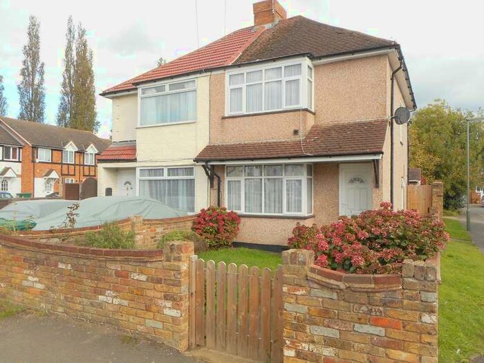 3 Bedroom Semi-Detached House To Rent In Cranford Avenue, Staines-upon-thames, TW19