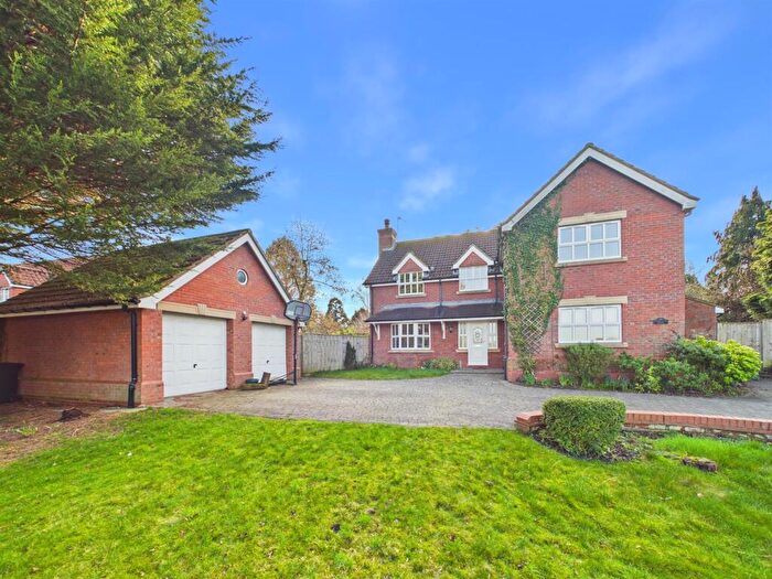 4 Bedroom Detached House For Sale In Buston Lane, Little Cawthorpe, Louth, LN11