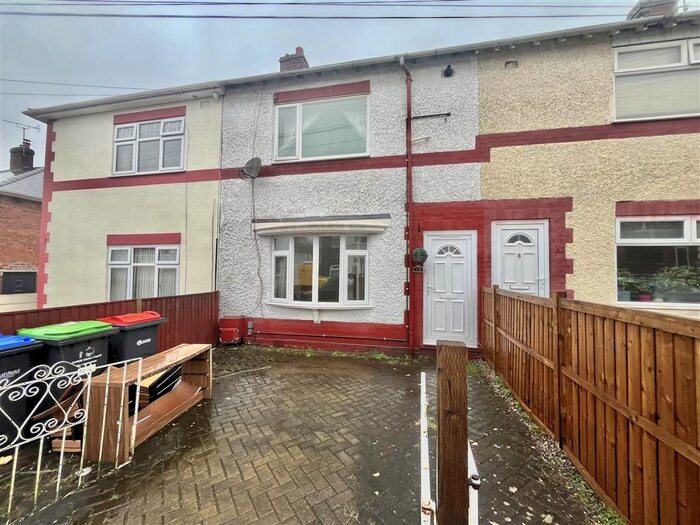 2 Bedroom Property To Rent In Hillcrest Drive, Hucknall, Nottingham, NG15