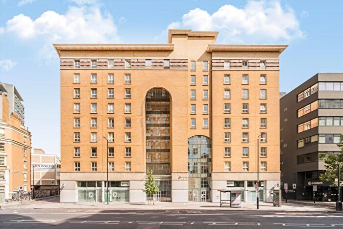 2 Bedroom Flat To Rent In Commercial Road, Aldgate, E1