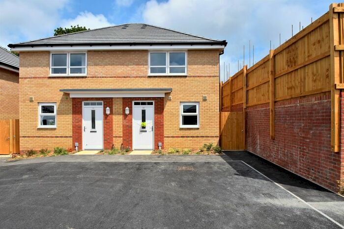 2 Bedroom Semi-Detached House To Rent In Angelica Grove, Newport, PO30