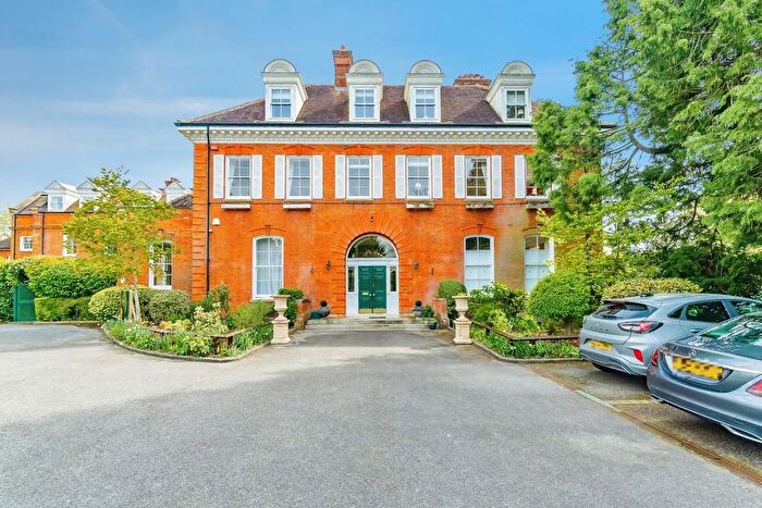 2 Bedroom Flat For Sale In Elmbridge Road, Cranleigh, GU6