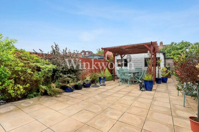 3 Bedroom Terraced House For Sale In New Park Avenue, London, N13