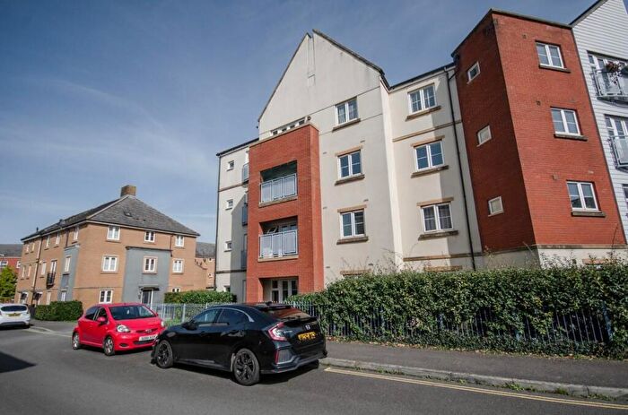 1 Bedroom Flat To Rent In Arnold Road, Mangotsfield, Bristol, BS16