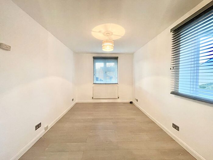 1 Bedroom Flat To Rent In Wellington Road, North Weald, CM16