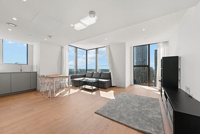 2 Bedroom Flat To Rent In Harcourt Tower, London, E14