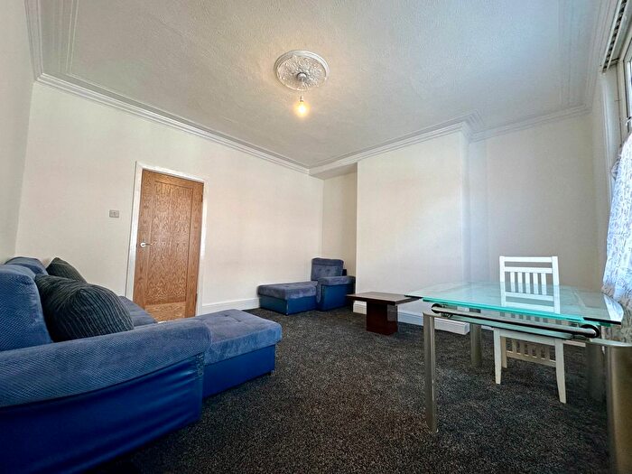 3 Bedroom Property To Rent In Dawlish Avenue, Leeds, LS9