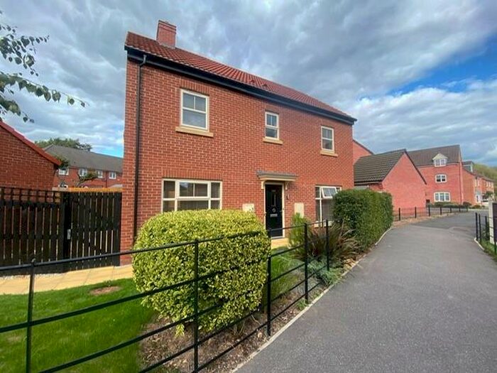 4 Bedroom House To Rent In Richmond Park Road, Derby, DE22