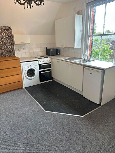 Studio To Rent In London Road, Reading, RG1