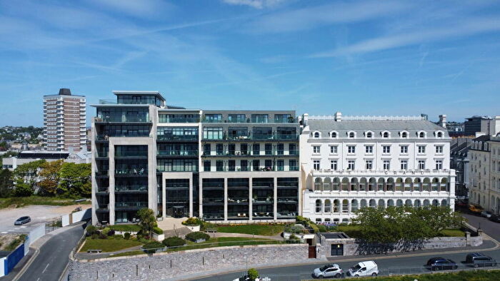 2 Bedroom Apartment For Sale In Cliff Road, The Hoe, Plymouth, PL1