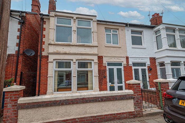 3 Bedroom End Of Terrace House For Sale In Park Grove, Cosham, PO6