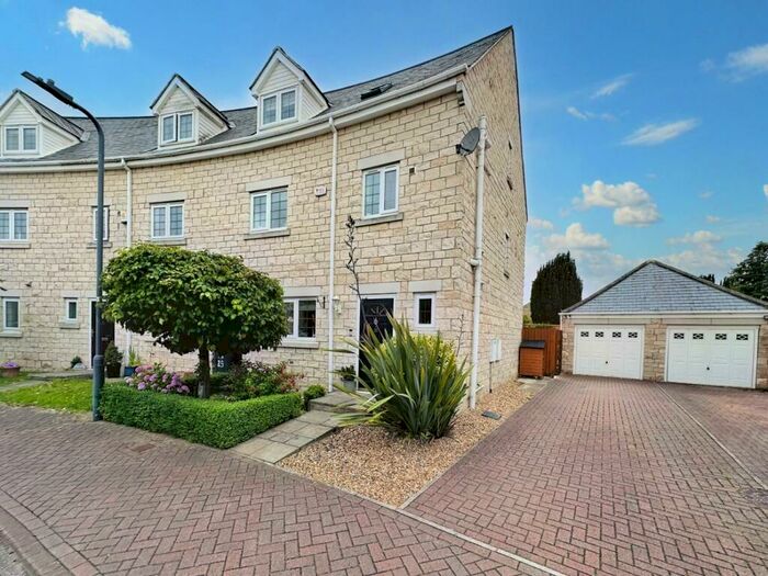 5 Bedroom Town House For Sale In The Crescent, Monk Fryston, Leeds, LS25