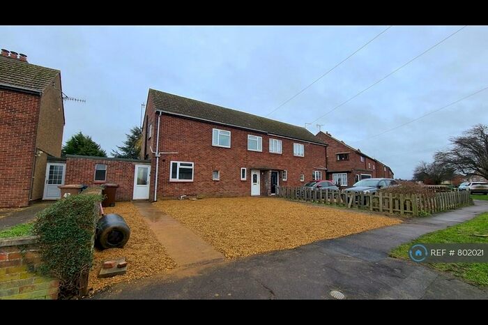 3 Bedroom Semi-Detached House To Rent In Fairway, Chatteris, PE16