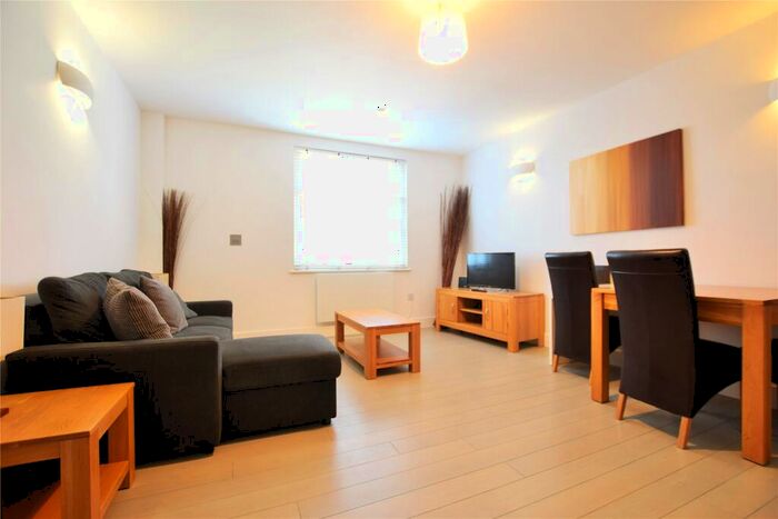 2 Bedroom Apartment To Rent In Kings Road, Reading, Berkshire, RG1