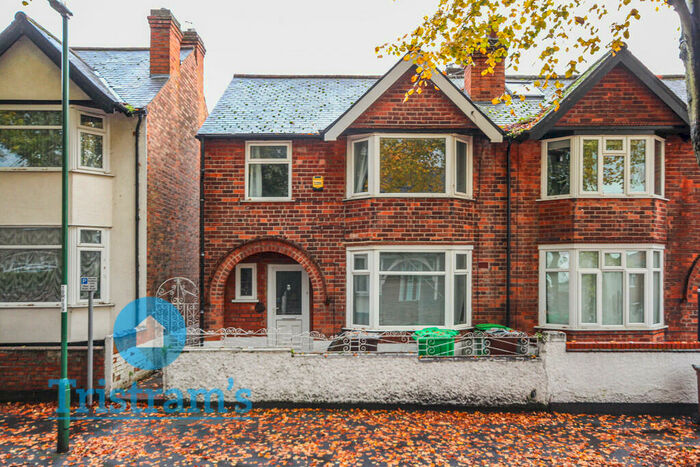 6 Bedroom Semi-Detached House To Rent In Rolleston Drive, Nottingham, NG7