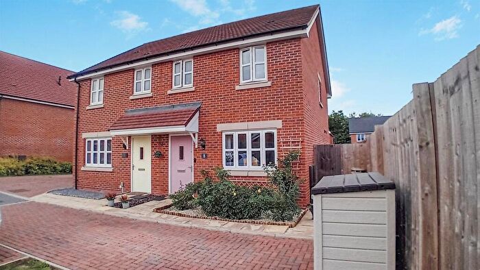 3 Bedroom Semi-Detached House For Sale In King Close, Chalgrove, Oxford, OX44