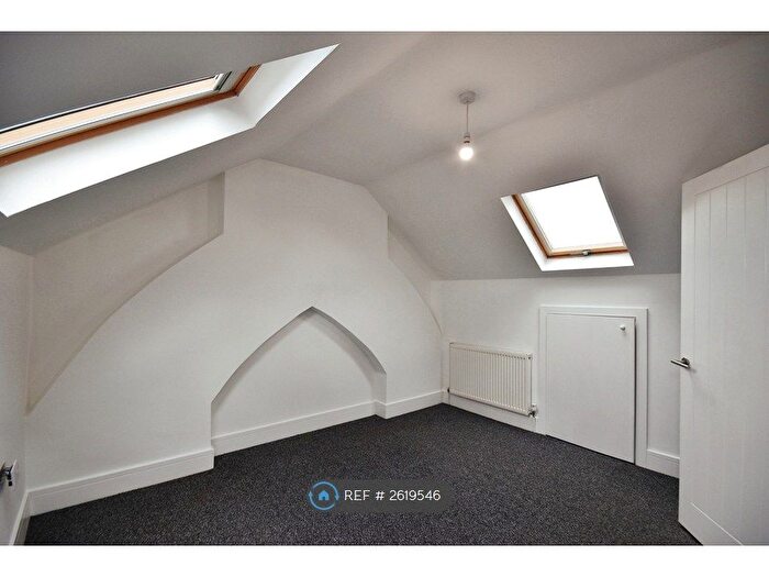 2 Bedroom Flat To Rent In Coveny Street, Cardiff, CF24