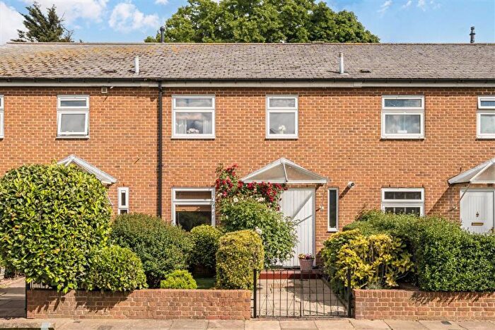 3 Bedroom House For Sale In Cambridge Drive, Lee, SE12