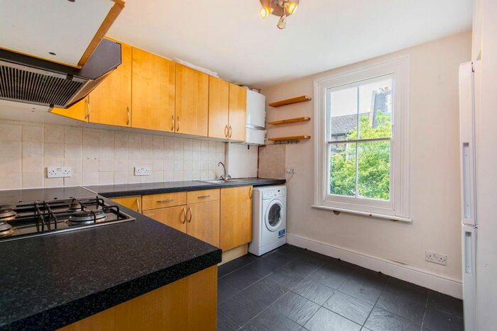 2 Bedroom Flat To Rent In Cabul Road, Battersea, London, SW11