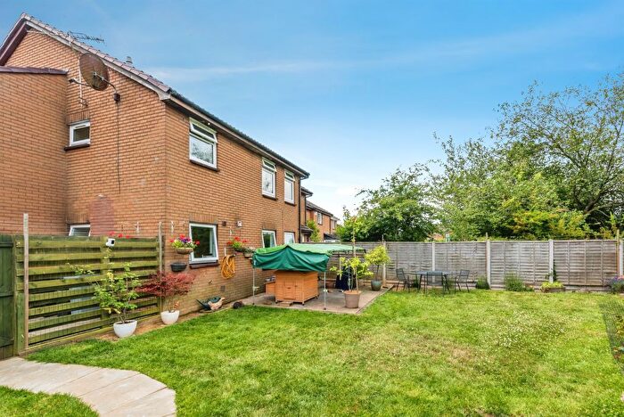 Studio For Sale In Glenmore Road, Carterton, OX18