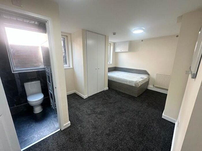 4 Bedroom Terraced House To Rent In Beechwood Row, Burley, Leeds, LS4