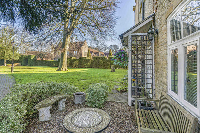 1 Bedroom Apartment For Sale In Kings End, Bicester, OX26