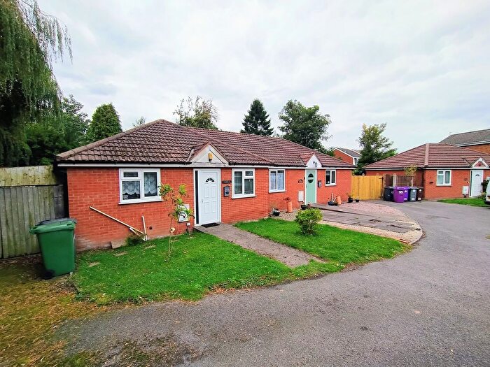 2 Bedroom Semi Detached Bungalow For Sale In Prestwood Road, Wednesfield, Wolverhampton, WV11