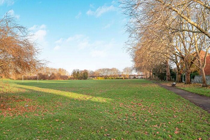 2 Bedroom Flat To Rent In Jubilee Crescent, Edmonton, N9