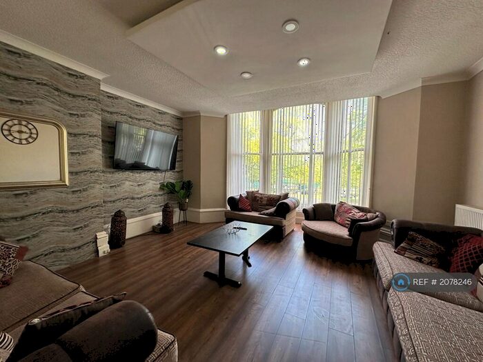 1 Bedroom Flat To Rent In North Park Road, Bradford, BD9