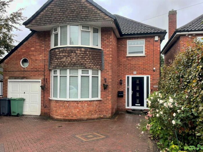 4 Bedroom Property To Rent In The Crescent, Walsall, WS1